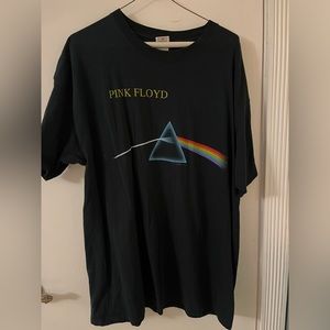 MEN’S PINK FLOYD DARK SIDE OF THE MOON SHORT SLEEVE TEE SHIRT. XL.